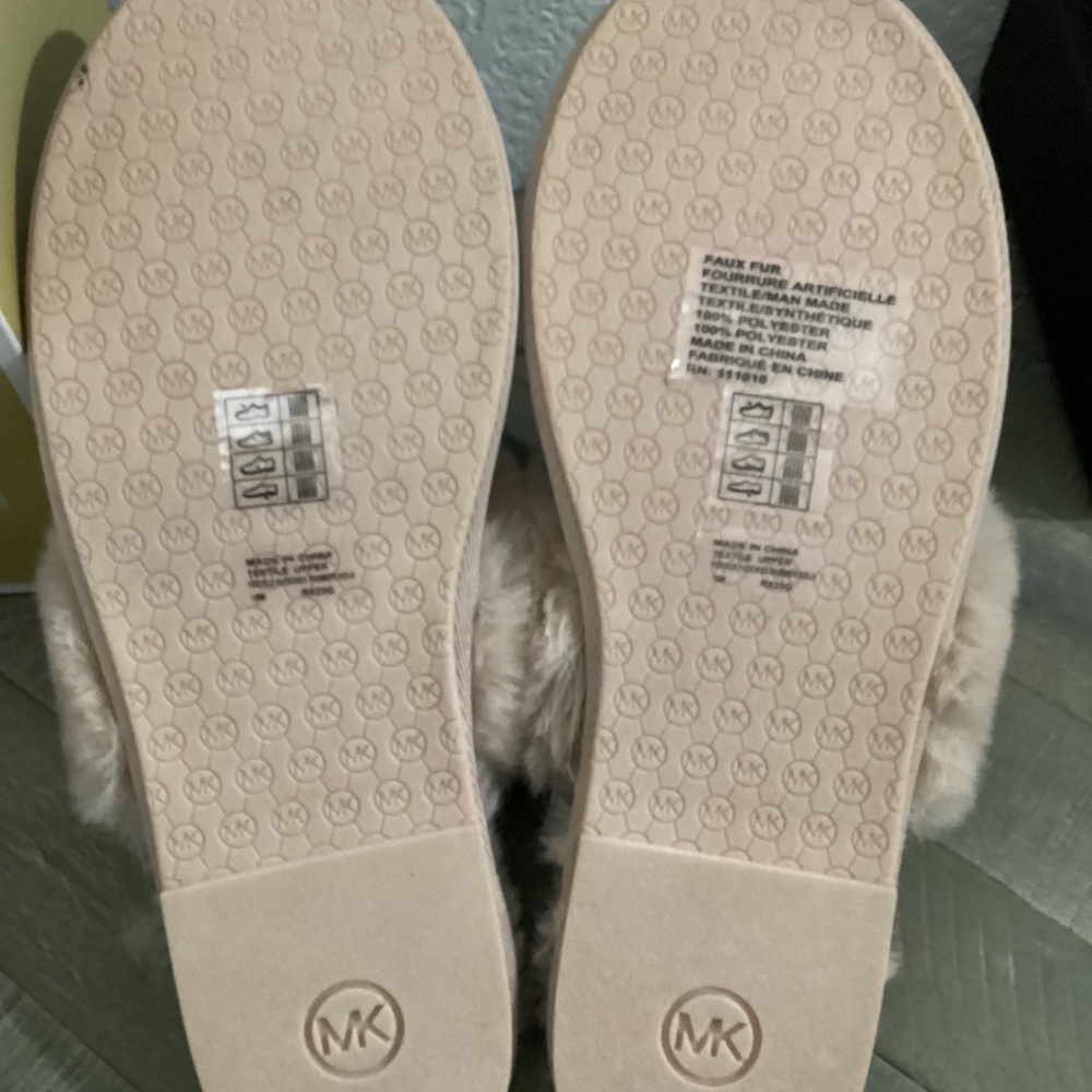 MICHAEL MICHAEL KORS Women's Tula Scuff Slip-On Cozy Slippers, size 10 - Picture 7 of 7